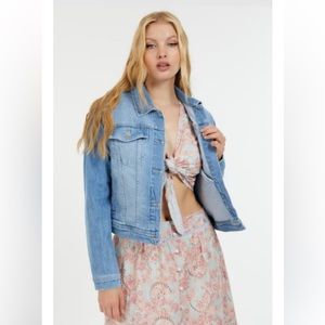 Guess Womens Doria Blue Denim Short Collared Denim Jacket Coat NWT Los Angeles